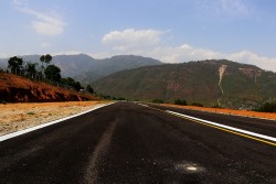 बलेवा विमानस्थल : जहाज चढ्न पाइने टुङ्गो छैन